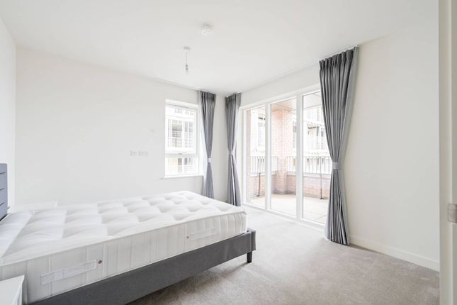 Flat to rent in Clarendon N8, Hornsey, London,