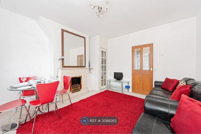 Durban House White City Estate, London photo 3