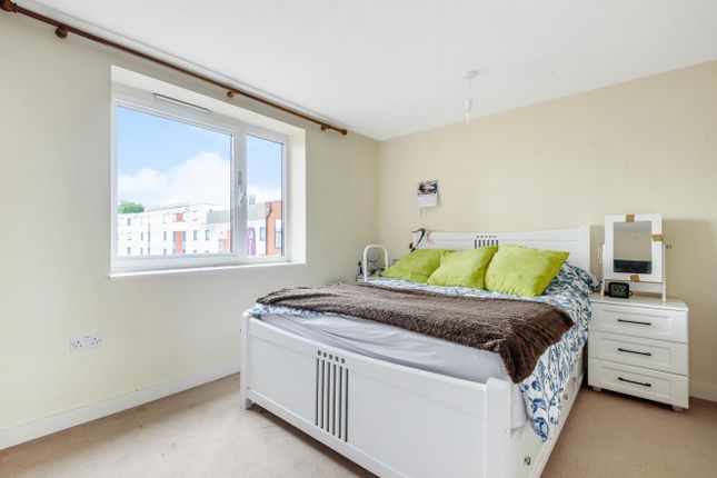 Flat for sale in Lower Charles Street, Camberley