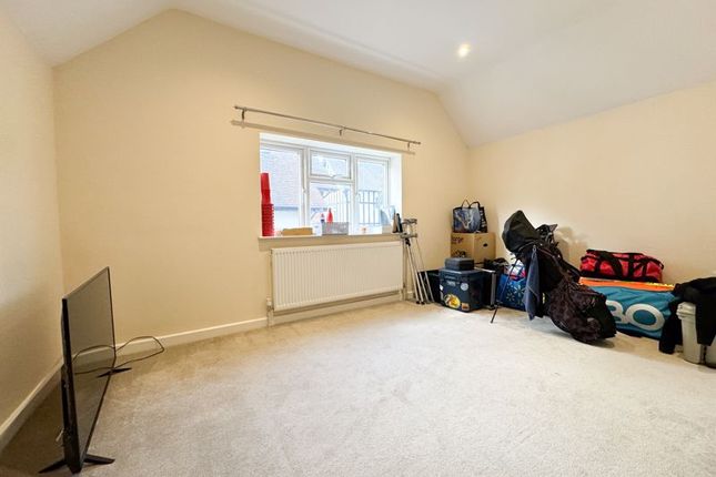 Flat C, The Stable Block, The Firs, High Street, Whitchurch photo 3