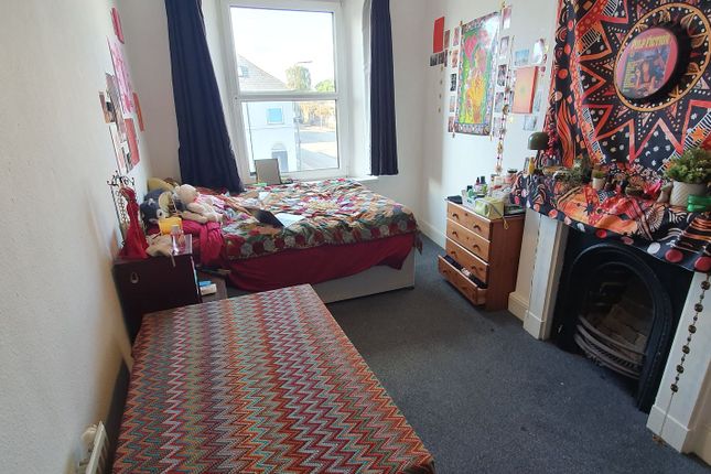 34a Woodville Road, Cardiff photo 2