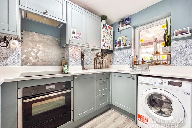 1, Glebelands, West Molesey photo 2