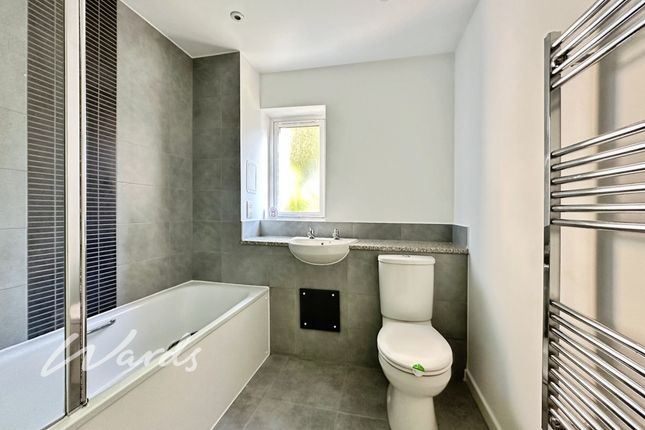 51, Wallis Avenue, Maidstone photo 4