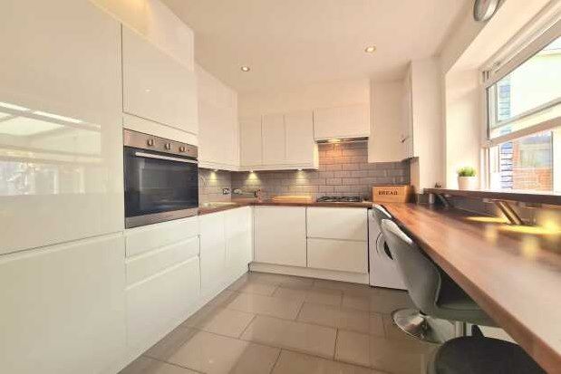 Thumbnail Property to rent in Castleton Road, London