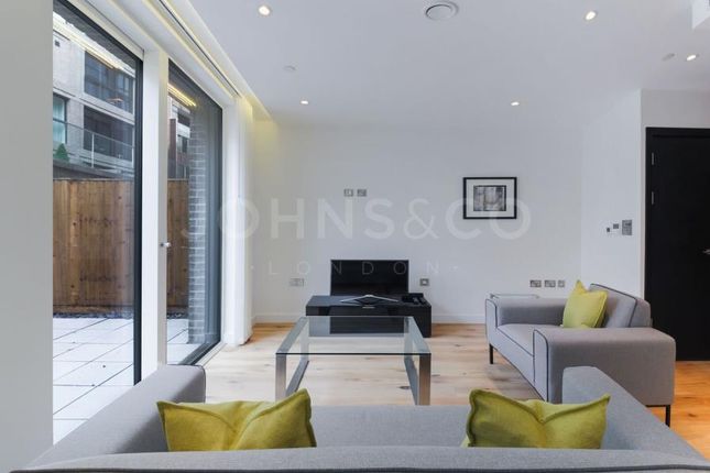 Flat for sale in Rosamond House, Elizabeth Court, London