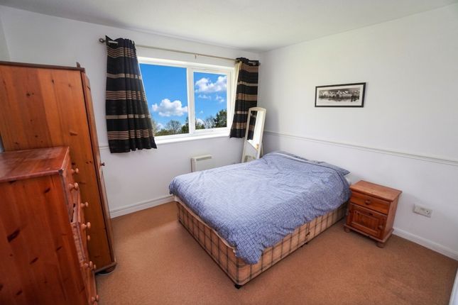6 Park View Court Eaton Avenue, High Wycombe photo 4