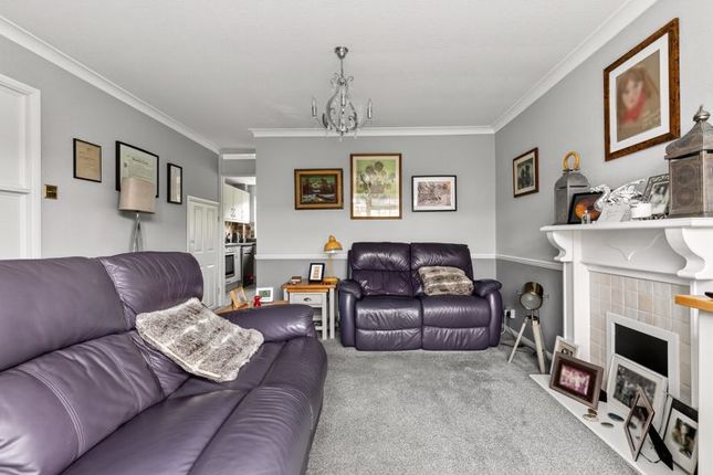 7, Marlborough Close, Walton-On-Thames photo 4