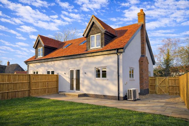 2-bed house on -, Worminghall Raod, Ickford, £425,000