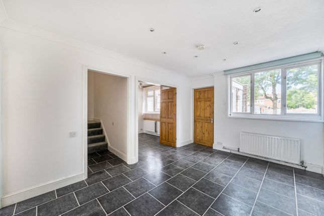 30 Daimler Way, Wallington photo 4