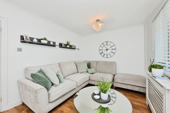 8, Kingfisher Rise, Stevenage photo 4