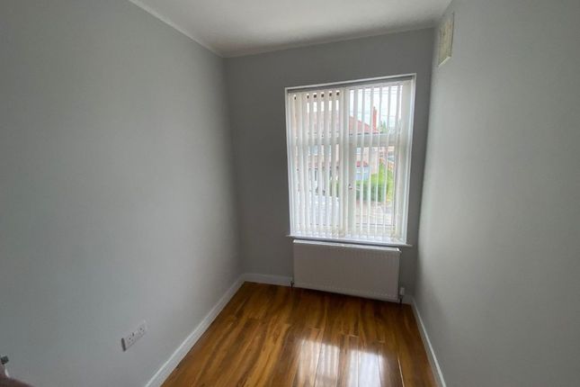 52 Meadow Road, Coventry photo 2