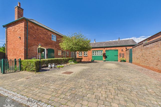 5, THE WOODLANDS, BURTON-ON-TRENT photo 2
