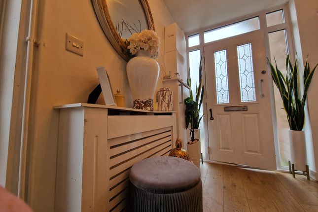 63 Watermead Road, Luton photo 3