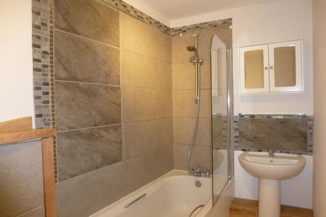 Bathroom.Jpg