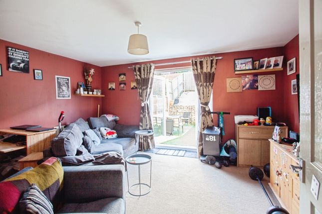 34, Leslie Road, Barnsley photo 2
