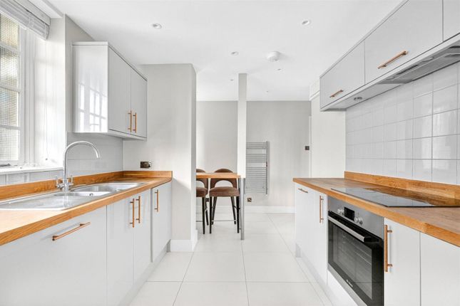Flat 35,, South Lodge, London photo 3