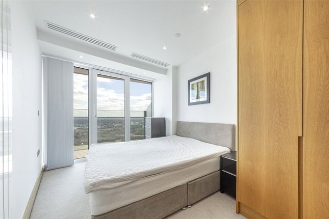 Flat for sale in Arena Tower, 25 Crossharbour Plaza, London