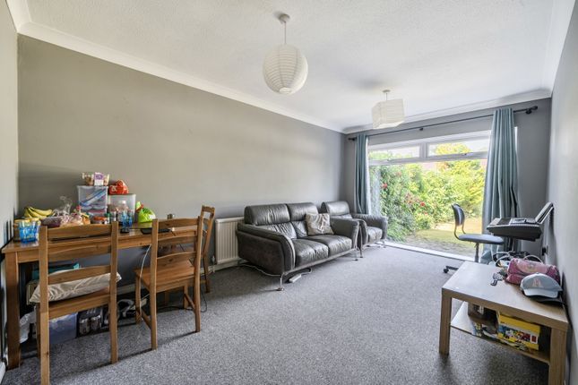 18 Tazewell Court,, Bath Road, Berkshire photo 3