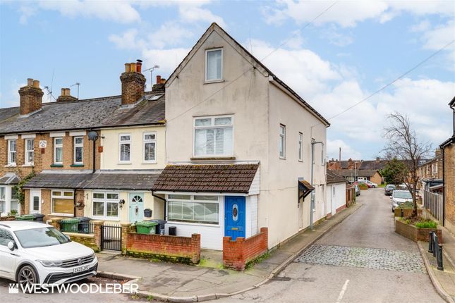 Flat for sale in Old Highway, Hoddesdon