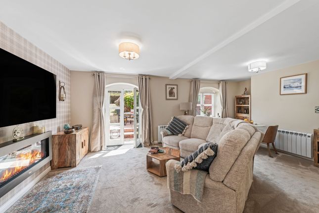 50 Kingswood Park, Frodsham photo 3