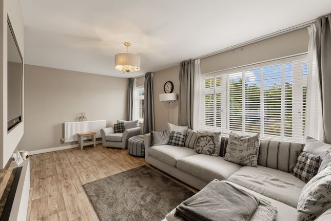160 Wilson Road, Wyke, Bradford photo 3