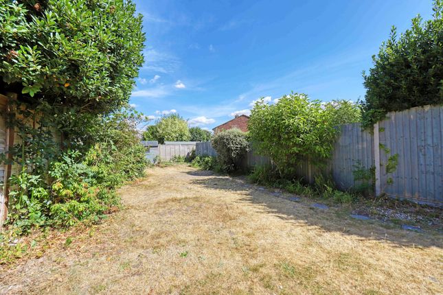 19 Belmont Crescent, Maidenhead photo 4