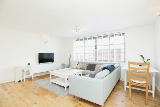 Flat for sale in Morley Road, London