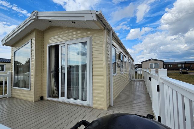 26 Morello View, Cherry Tree, Mill Road, Great Yarmouth photo 2