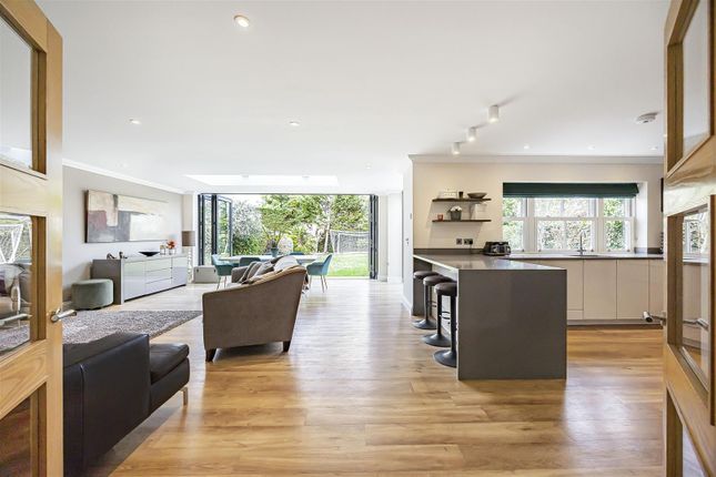 32 West Drive, Sonning, Reading photo 3