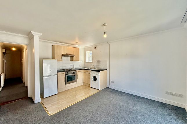4 - 6, SOUTHSEA photo 2