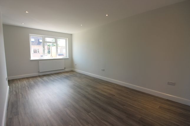 Upper Farm Road, West Molesey photo 4