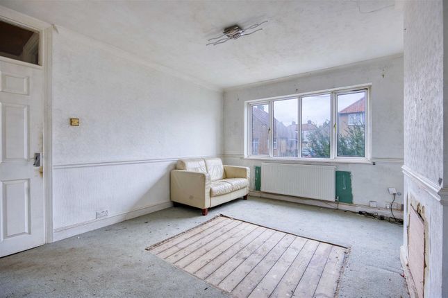 18, Dawley Avenue, Hillingdon photo 2