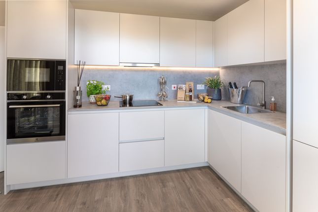 Flat for sale in "1 Bedroom Apartment" at Beardow Grove, Avenue Road, London