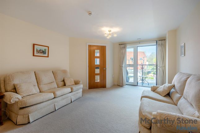 18 Scott Place, Cross Keys, Lichfield photo 3