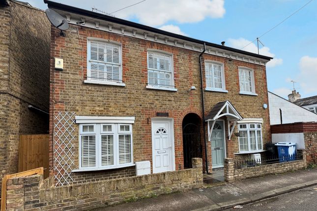 Thumbnail Semi-detached house to rent in Oak Lane, Windsor