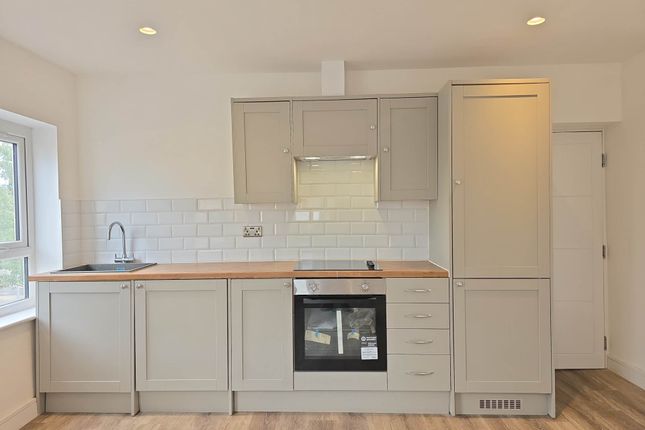 Flat 2, Wokingham Road, Reading photo 3