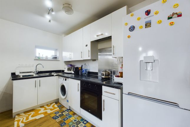 9 Ashcombe Court,, London Road, Surrey photo 2