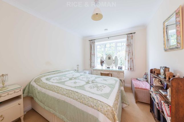 Flat for sale in Harroway Manor, Fetcham