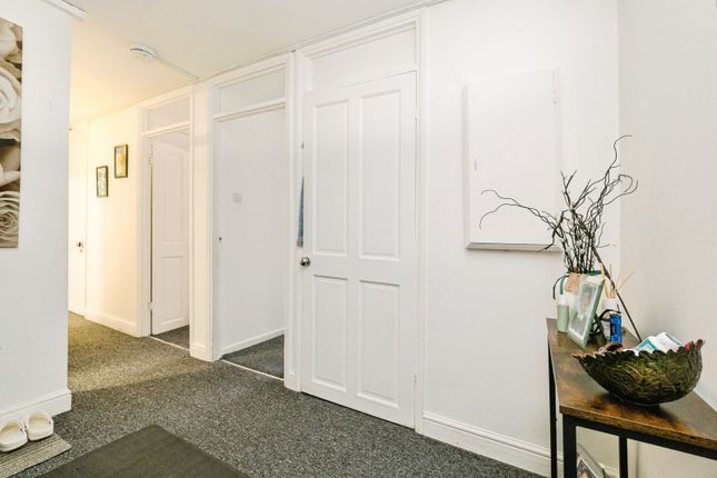 Flat 4, Parkview House,, Sunrise Avenue, Hornchurch photo 4