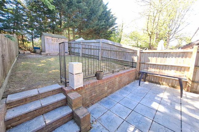 2, Aston Close, HEMEL HEMPSTEAD photo 3