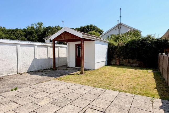 18 Ravensfield, Swansea photo 4