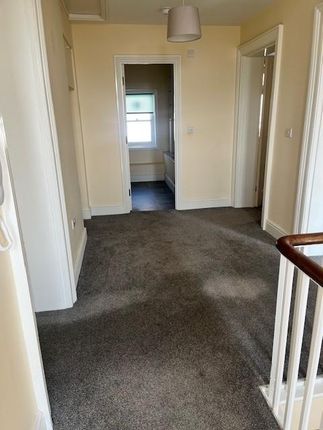 Flat 2, St. Dunstans Pharmacy, High Street, Mayfield photo 4
