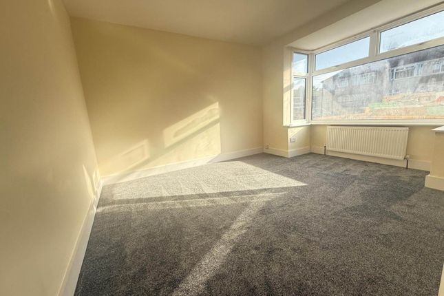 18, Purcell Road, Greenford photo 3