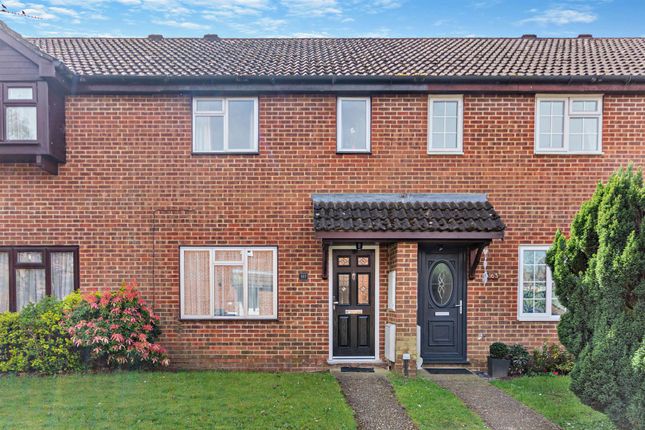 Thumbnail Terraced house for sale in Langtons Meadow, Farnham Common, Slough