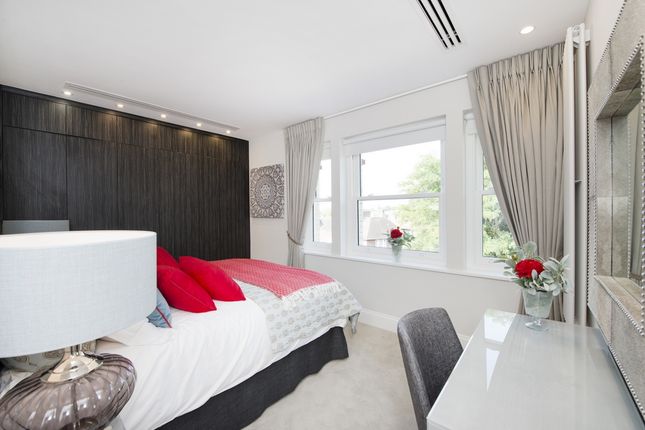Penthouse to rent in Arkwright Road, Hampstead