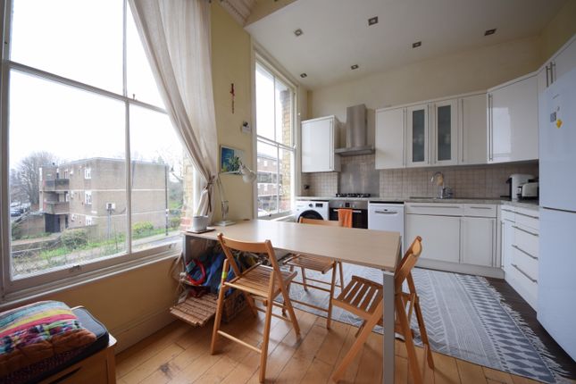 Flat to rent in Hungerford Road, London