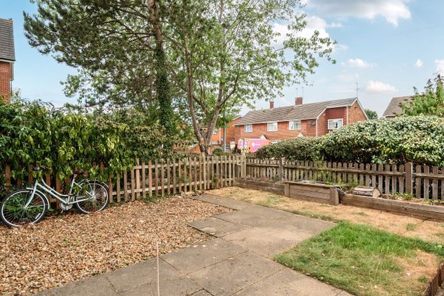 318, Headley Road East, Reading photo 4