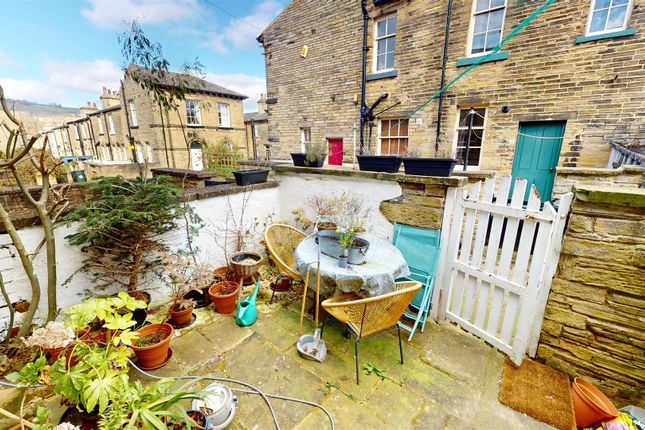 Terraced house for sale in Whitlam Street, Saltaire, Shipley