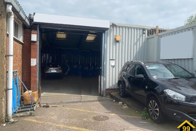 Thumbnail Warehouse to let in Oldbury Road, Smethwick, West Midlands