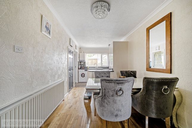 49, Weatherhill Road, West Yorkshire photo 5